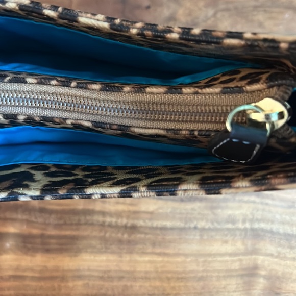 Liz Claiborne Leopard mini bag - Picture 3 of 5